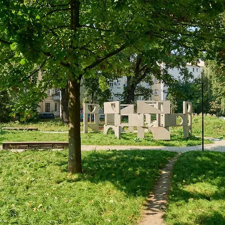 Nowoczesny Z Balkonem I Parkingiem W Centrum Wroclawia By Renters * ヴロツワフ