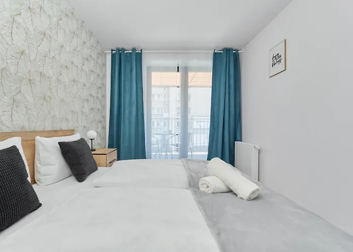 Nowoczesny Z Balkonem I Parkingiem W Centrum Wroclawia By Renters ヴロツワフ