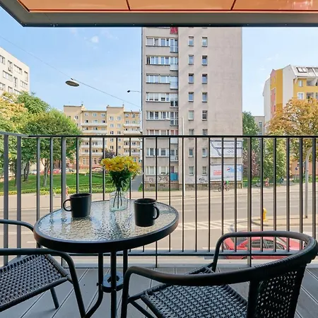Nowoczesny Z Balkonem I Parkingiem W Centrum Wroclawia By Renters Apartamento Wrocław
