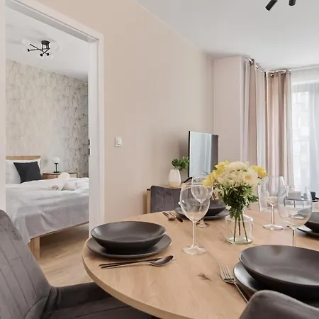 Nowoczesny Z Balkonem I Parkingiem W Centrum Wroclawia By Renters Apartamento Wrocław