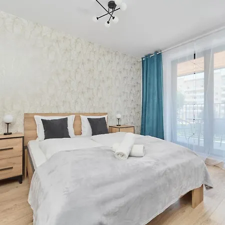 Nowoczesny Z Balkonem I Parkingiem W Centrum Wroclawia By Renters Apartment