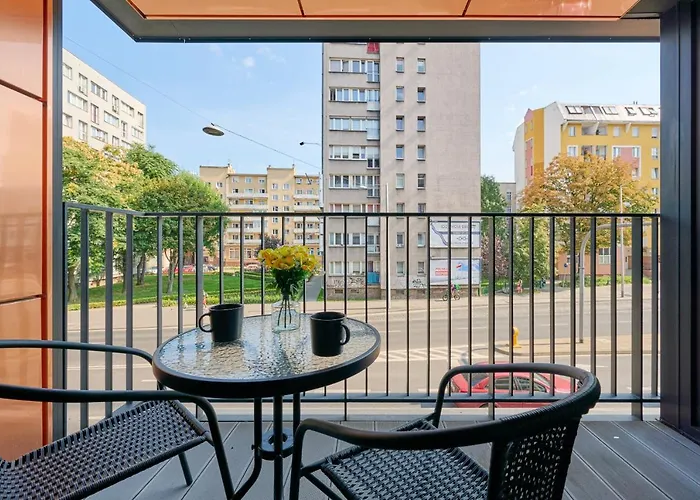 Nowoczesny Z Balkonem I Parkingiem W Centrum Wroclawia By Renters Apartment Wroclaw