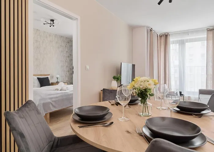 Nowoczesny Z Balkonem I Parkingiem W Centrum Wroclawia By Renters Apartment Wroclaw