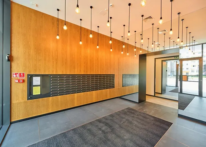 Nowoczesny Z Balkonem I Parkingiem W Centrum Wroclawia By Renters *