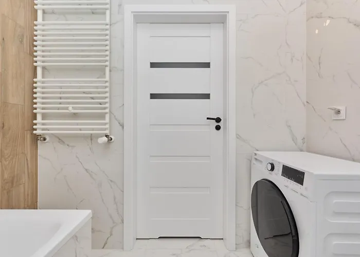 Apartment Nowoczesny Z Balkonem I Parkingiem W Centrum Wroclawia By Renters