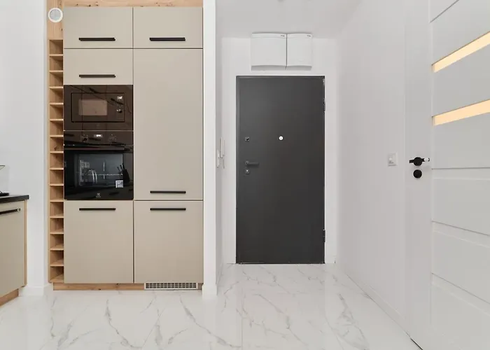 Nowoczesny Z Balkonem I Parkingiem W Centrum Wroclawia By Renters Apartment *